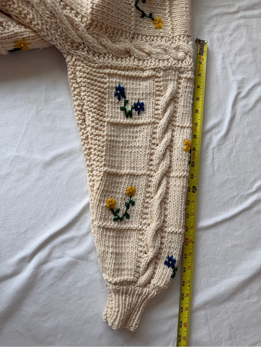 Handmade Ivory Cable Knit Floral Embroidered Sweater M/L Cottagecore - Picture 9 of 10